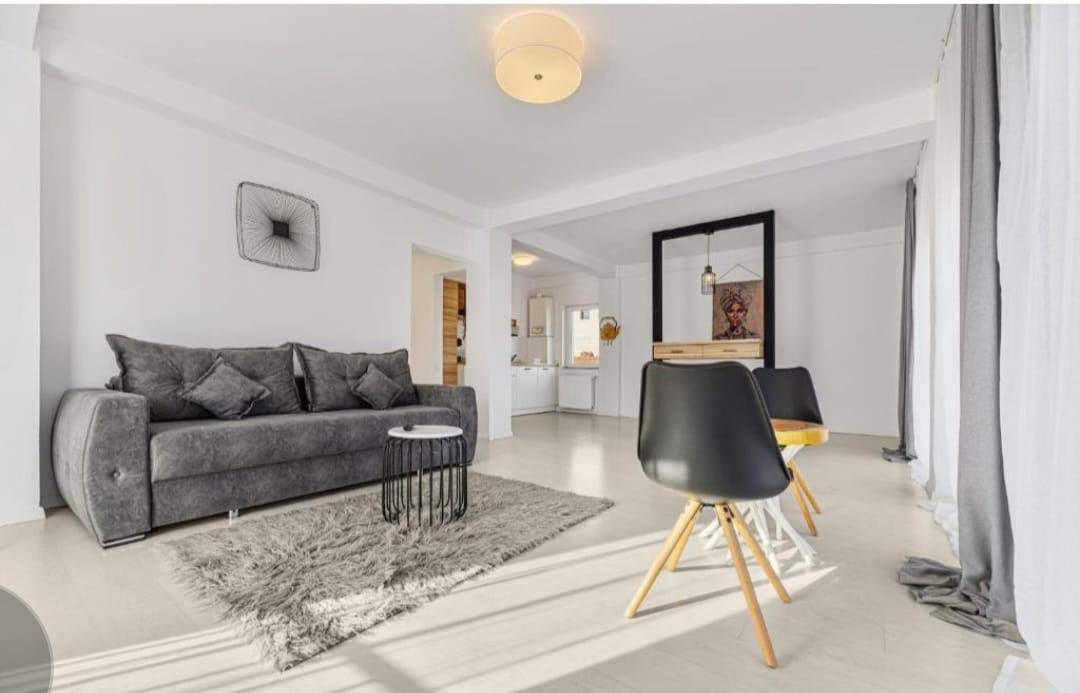 Apartament 2 camere, mobilat și utilat, etaj 1, strada De Mijloc