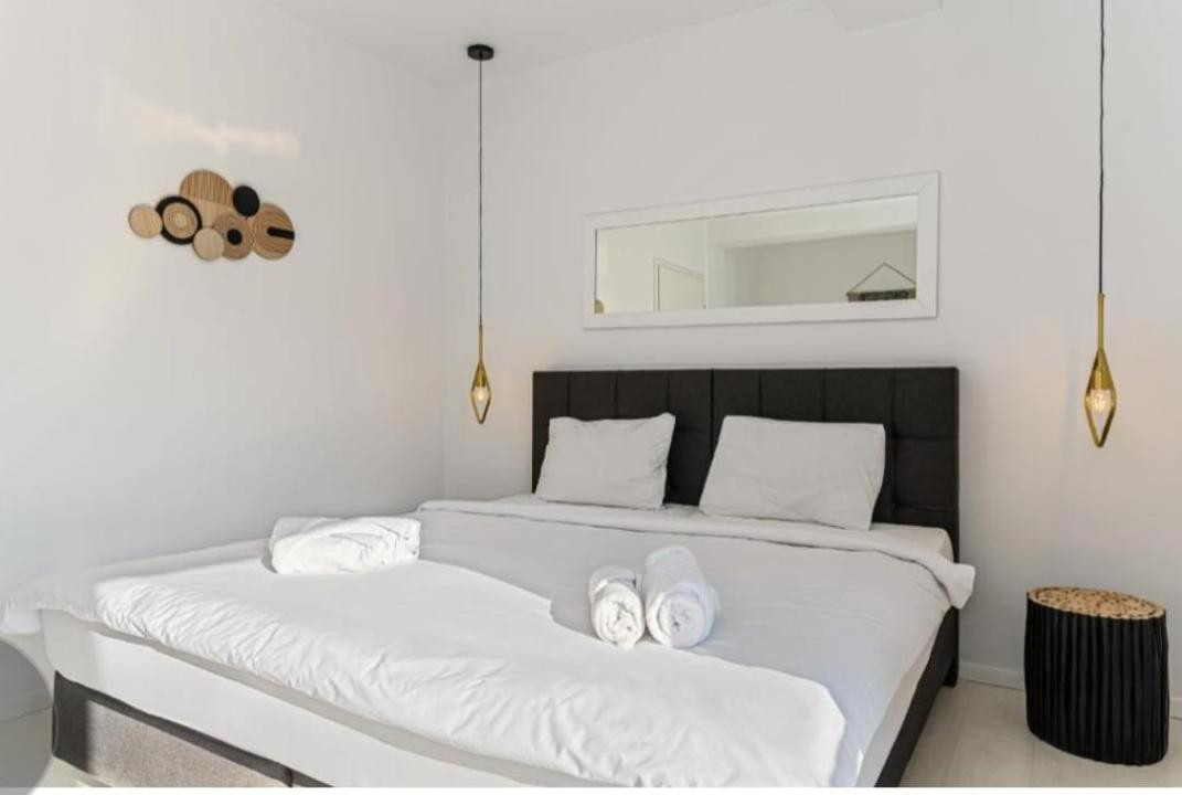 Apartament 2 camere, mobilat și utilat, etaj 1, strada De Mijloc