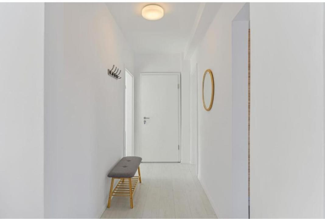 Apartament 2 camere, mobilat și utilat, etaj 1, strada De Mijloc