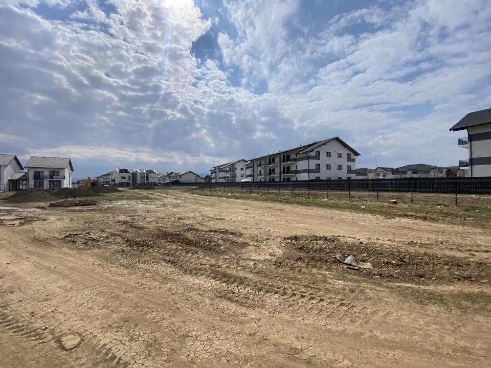 Teren pentru casa individuala in Selimbar - acces auto S+P+1E+ER 331mp