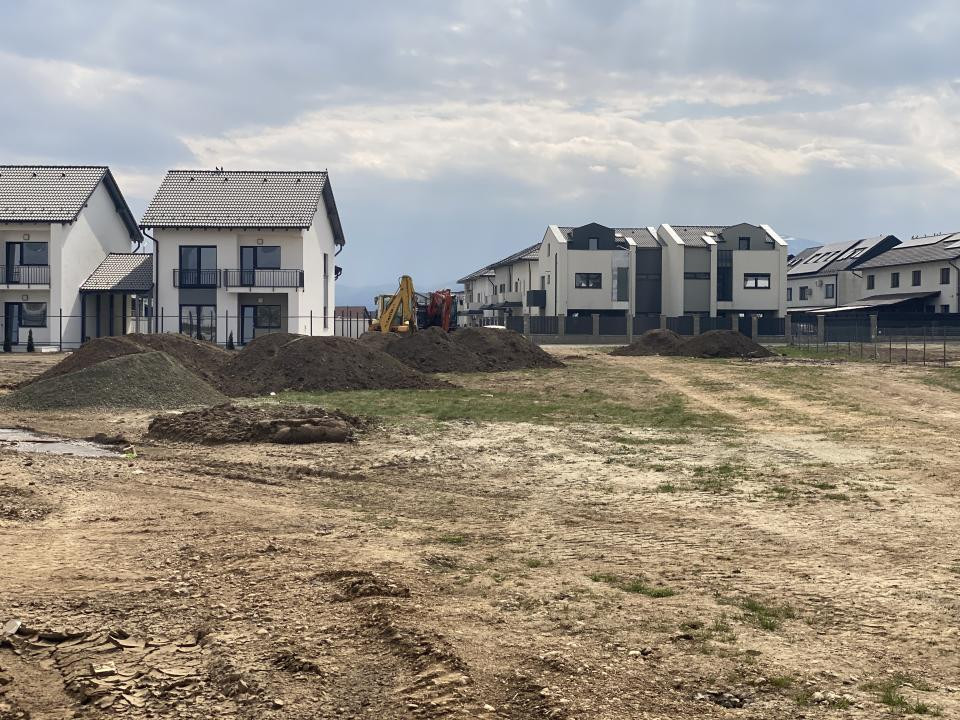 Teren intravilan de vanzare Selimbar - CU 2025 pentru Duplex - CUT 1,4