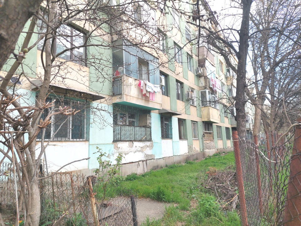 Apartament 2 camere semidecomandat • parter • Nicolae Titulescu 