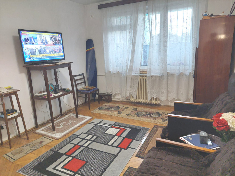 Apartament 2 camere semidecomandat • parter • Nicolae Titulescu 