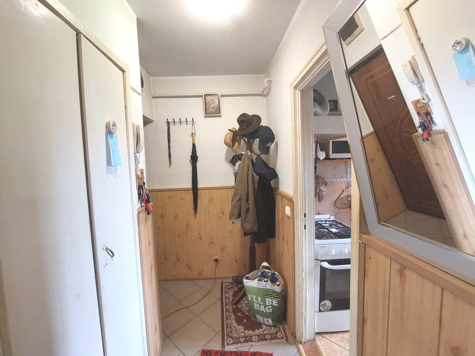 Apartament 2 camere semidecomandat • parter • Nicolae Titulescu 