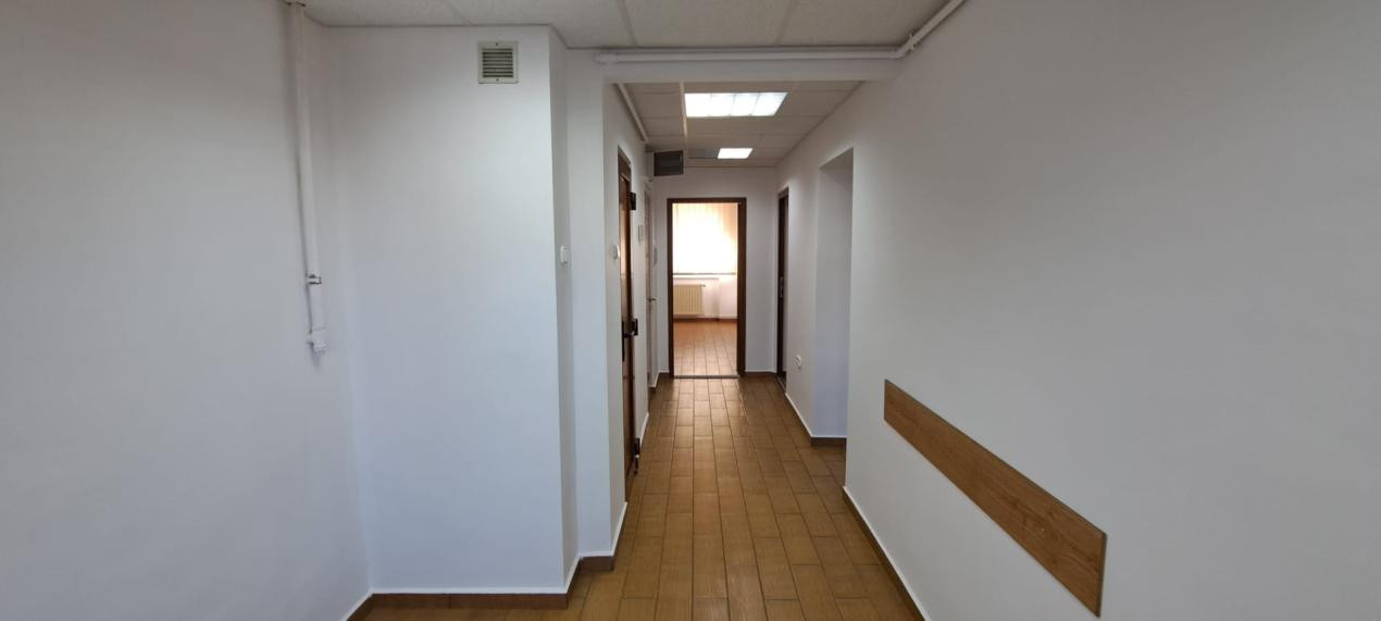 Apartament 3 camere decomandate , ultracentral ,parter 
