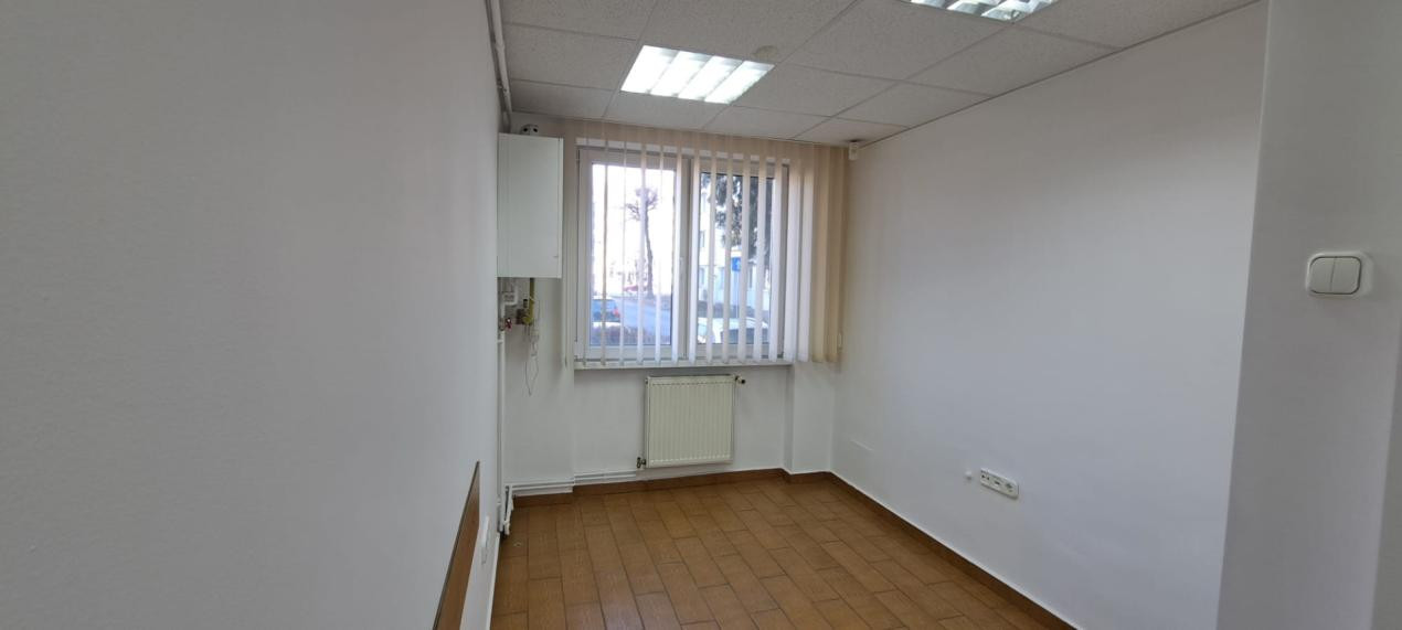 Apartament 3 camere decomandate , ultracentral ,parter 