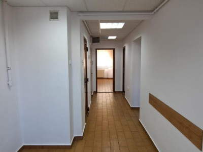 Apartament 3 camere decomandate , ultracentral ,parter 