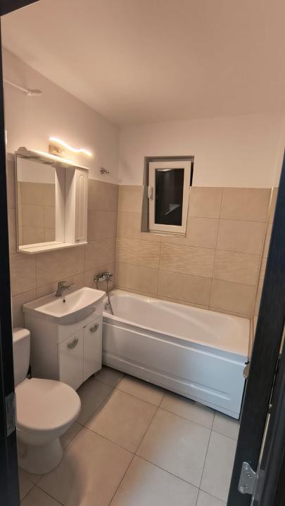 Apartament cu 2 camere semidecomandate, etaj 2, renovat, in Tatarasi!