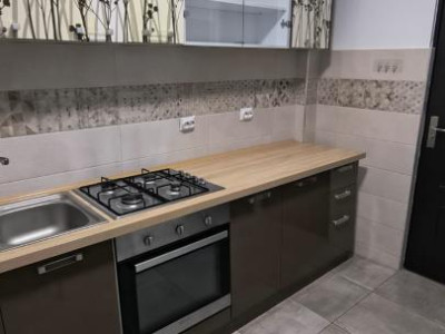 Apartament cu 2 camere semidecomandate, etaj 2, renovat, in Tatarasi!