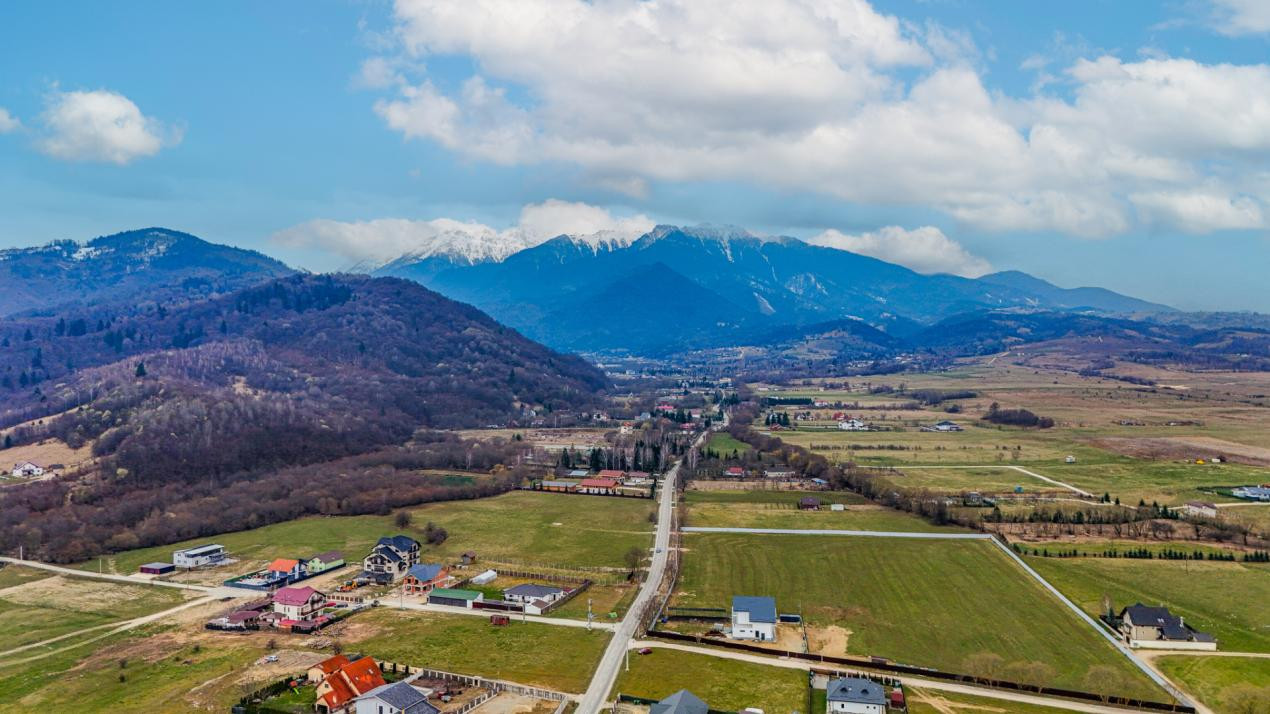 Teren Imprejmuit, PUZ, Utilitati – Glajarie, Zona superba