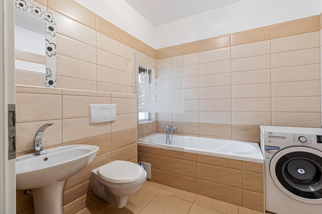 Oportunitate! Doua camere decomandate + loc de parcare 