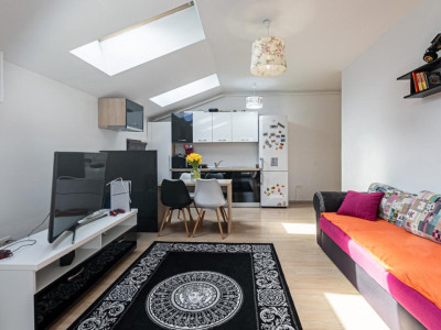 Doua camere decomandate + loc de parcare 