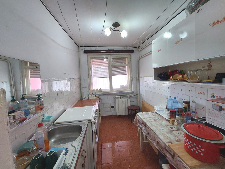 Apartament 3 camere decomandat • Sărari • vedere panoramică