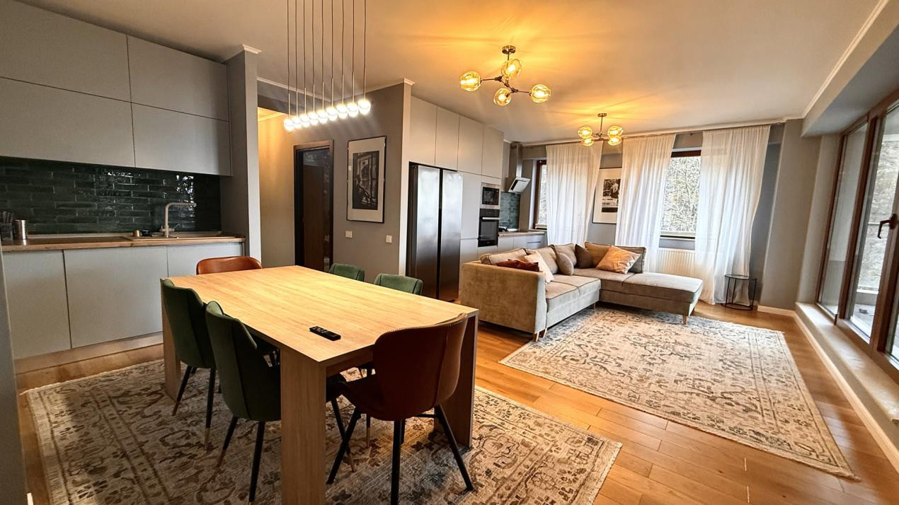 Apartament superb cu 4 camere deasupra orasului 