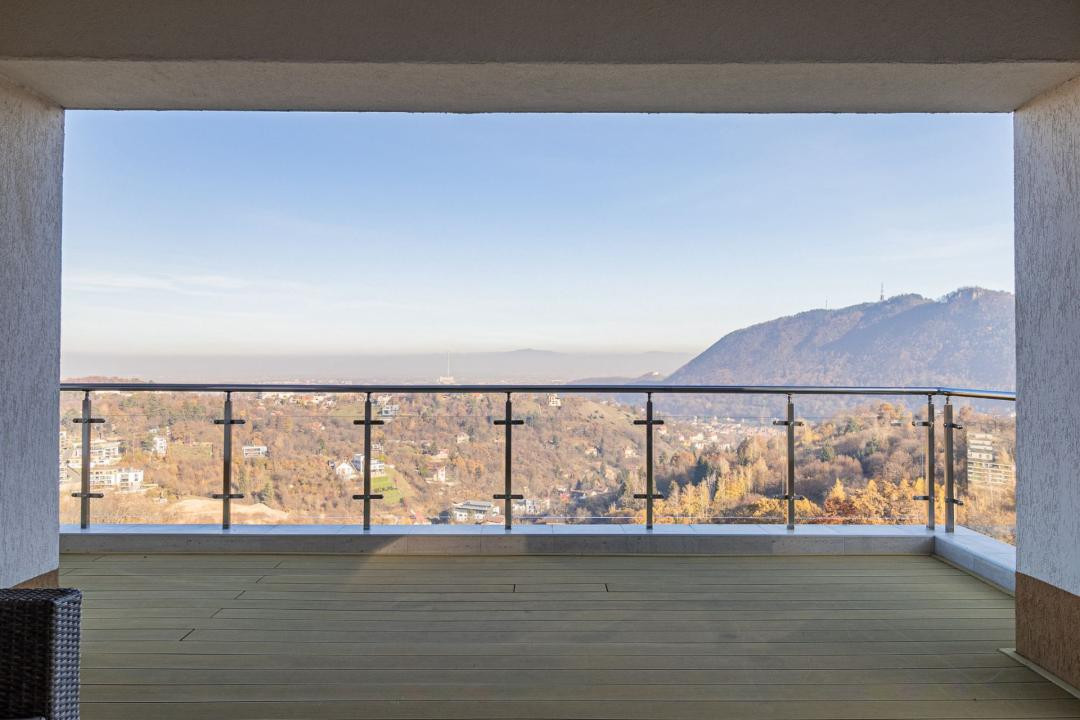 Apartament superb cu 4 camere deasupra orasului 