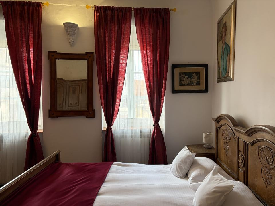 Apartament 3 camere ultracentral Sibiu – bijuterie artistică la cheie!