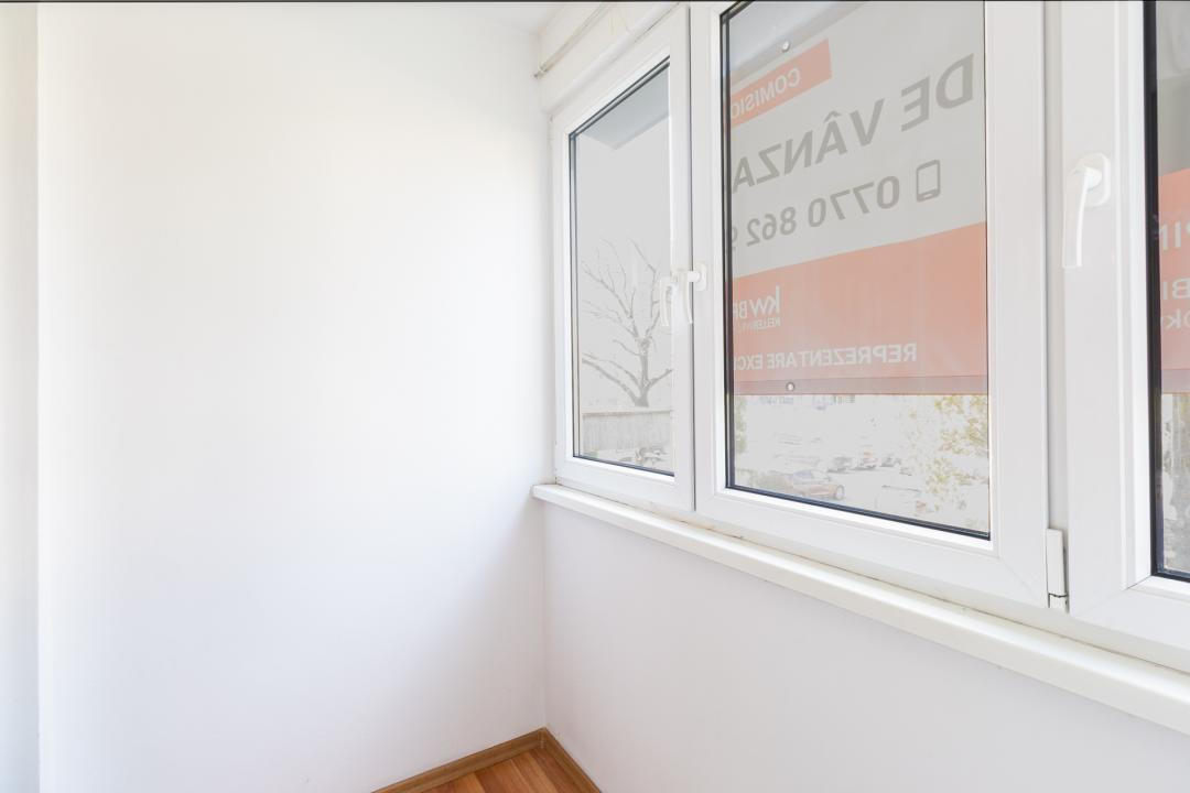 Garsonieră de vânzare, Astra