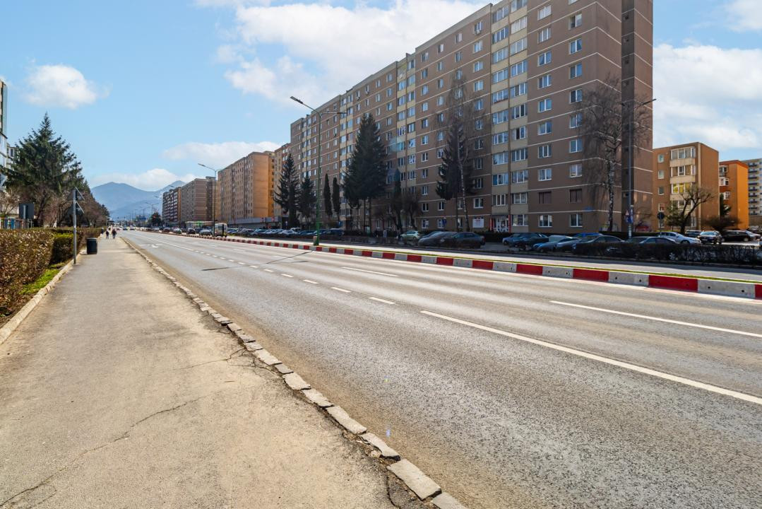 Garsonieră de vânzare, Astra