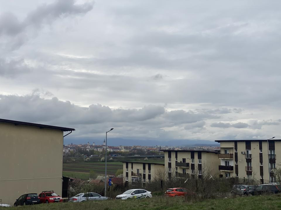 Teren de casa 587mp intravilan curti constructii acces privat Sibiu