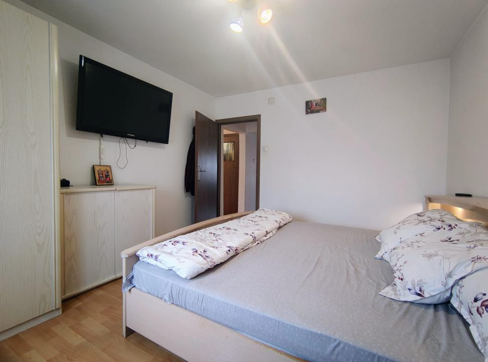 Apartament generos 3 camere, 1 Mai