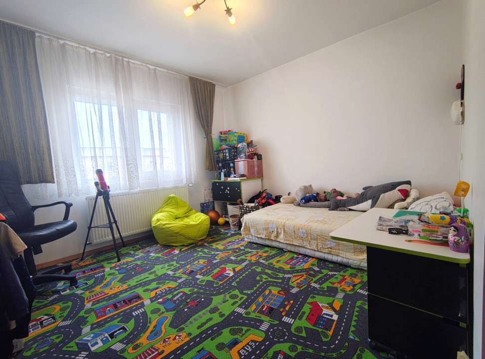 Apartament generos 3 camere, 1 Mai