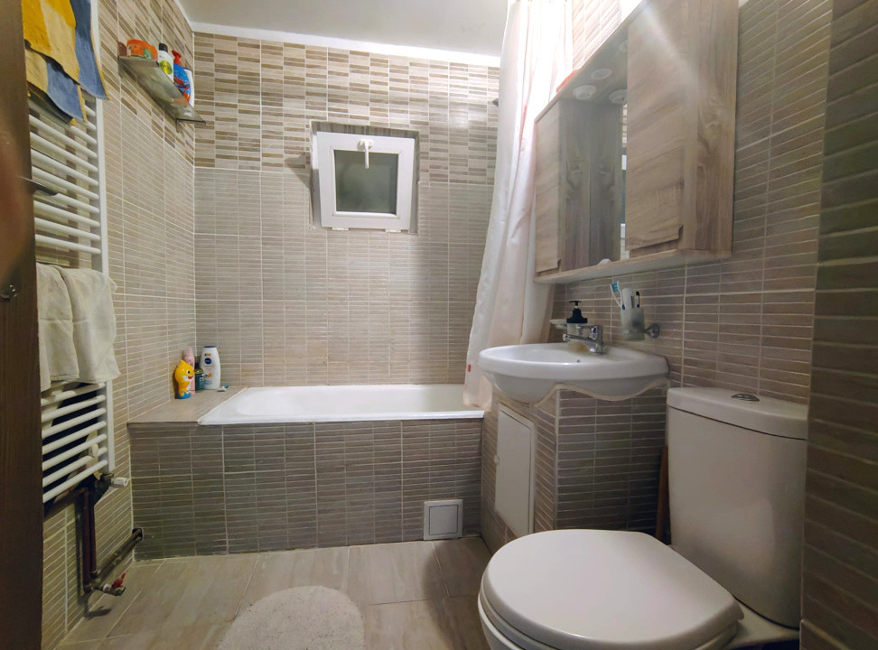 Apartament generos 3 camere, 1 Mai