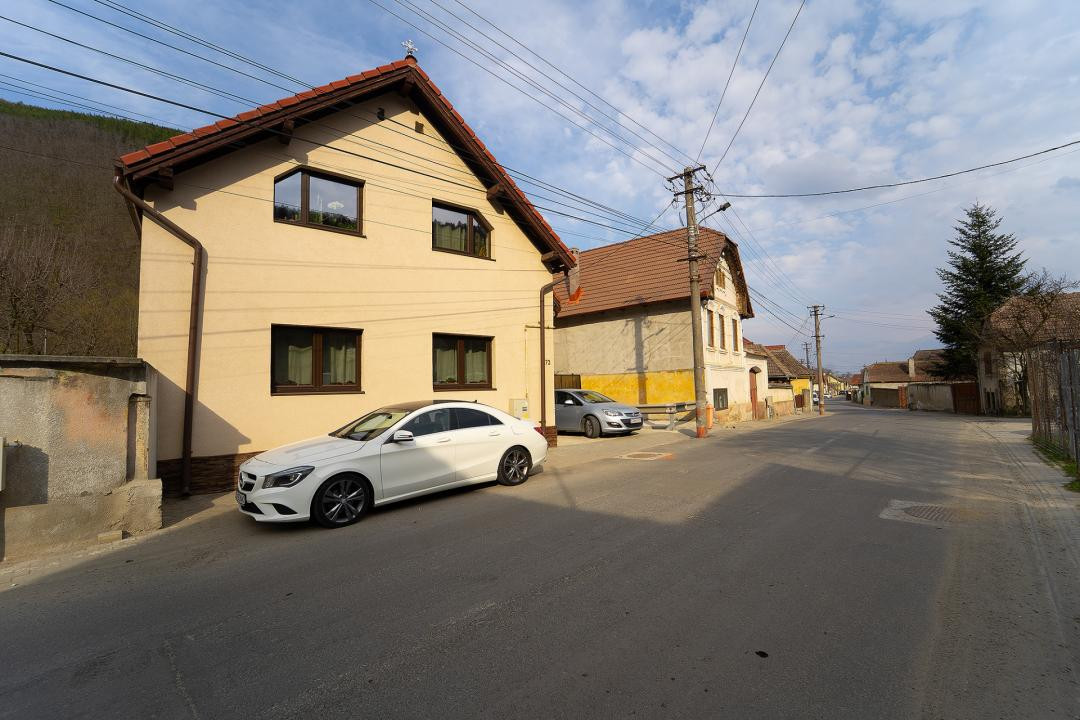  Casă cu farmec între munți - Refugiu ideal în Săliște 