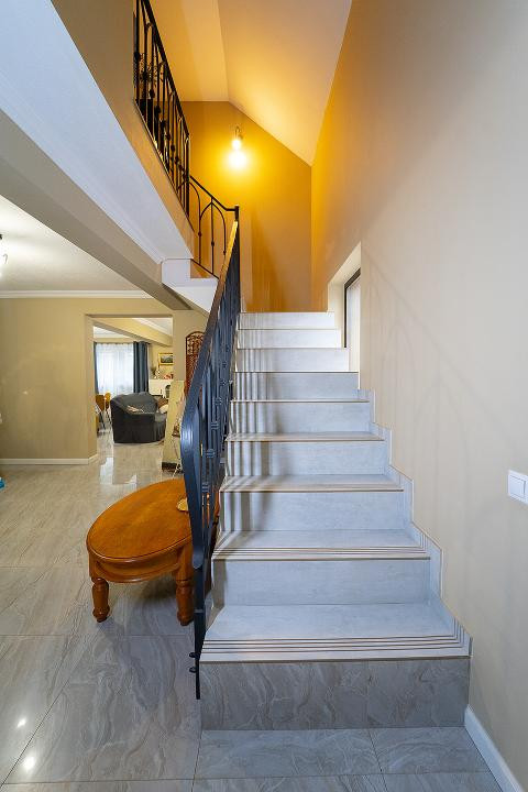  Casă cu farmec între munți - Refugiu ideal în Săliște 