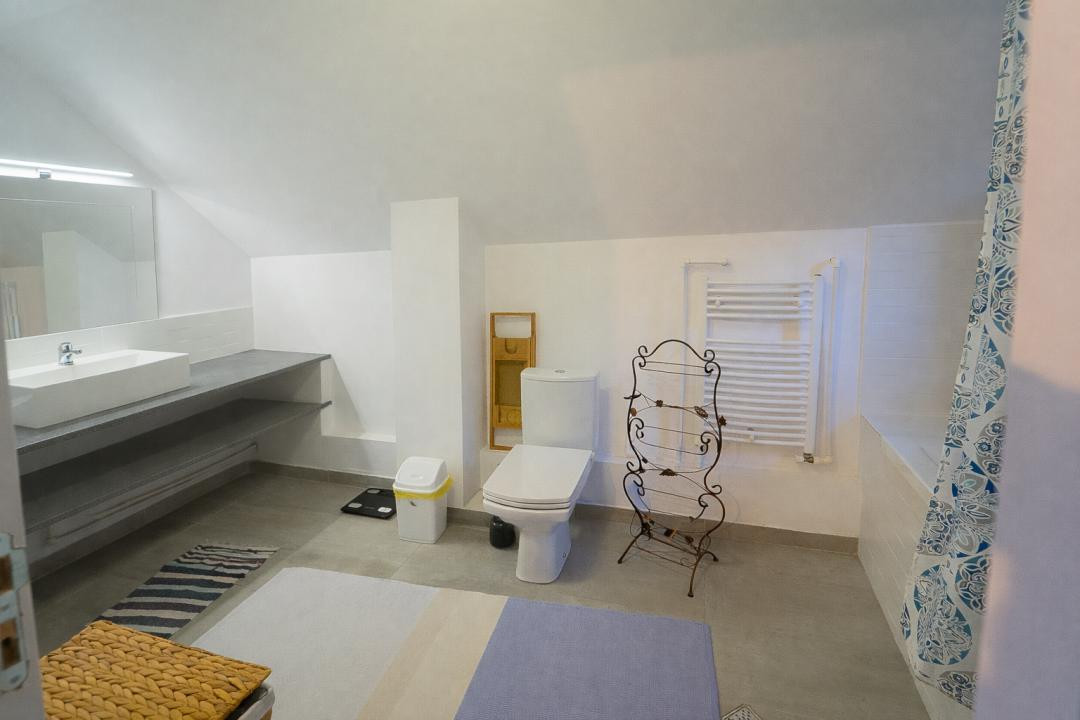  Casă cu farmec între munți - Refugiu ideal în Săliște 