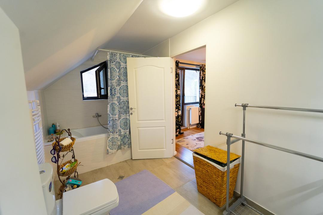  Casă cu farmec între munți - Refugiu ideal în Săliște 