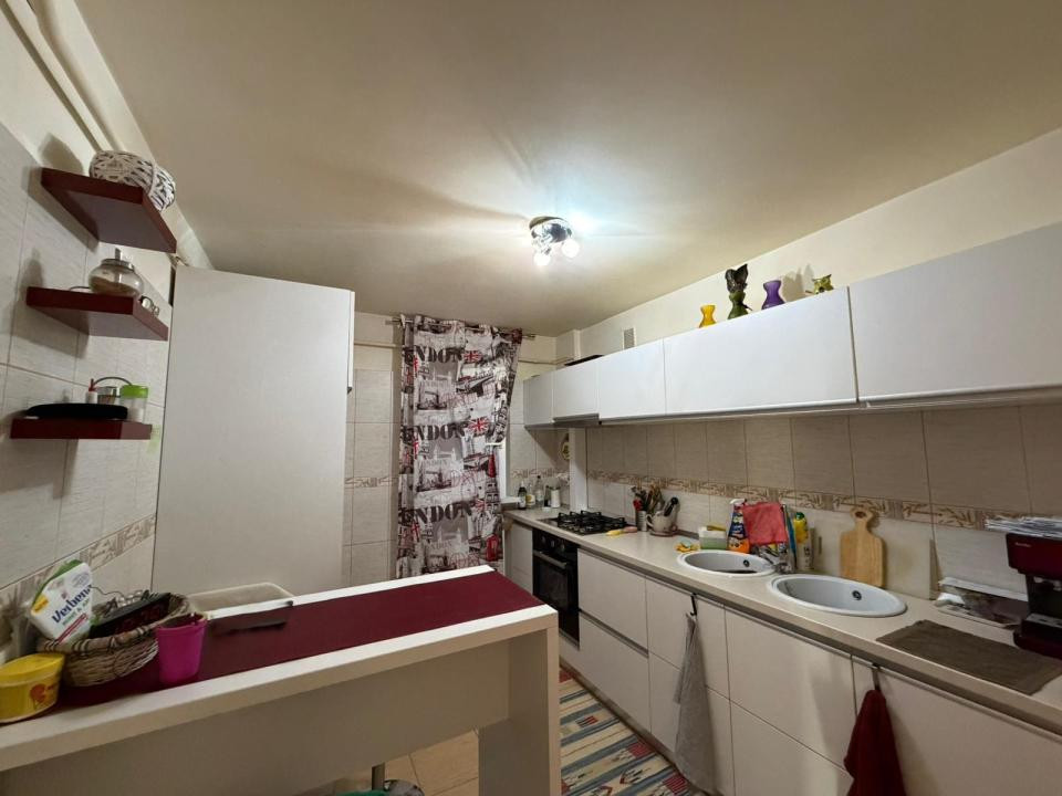 Apartament 3 camere decomandat – Craiovița Nouă 