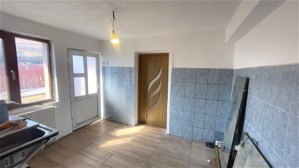 CASA DE VANZARE LA PRET DE APARTAMENT...