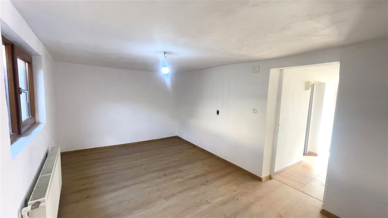 CASA DE VANZARE LA PRET DE APARTAMENT...