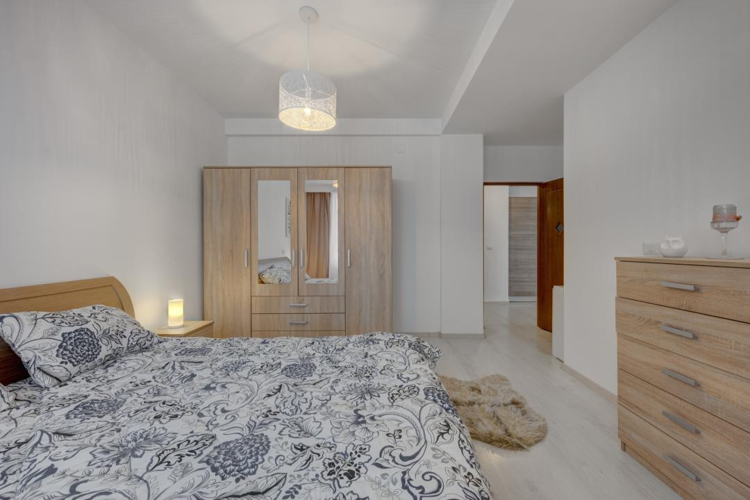  Apartament luminos si spatios - zona Sisesti