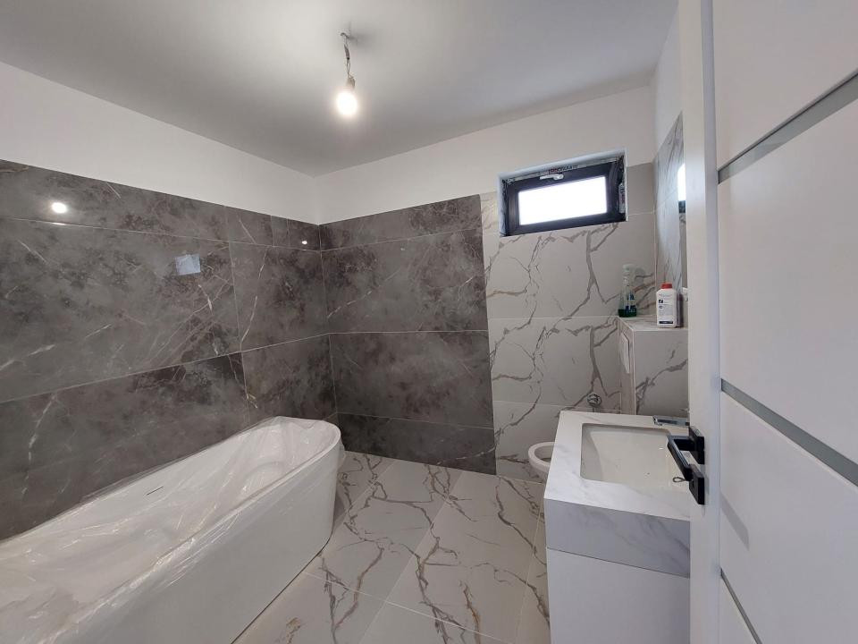  Casă spațioasă • P+1 •Zona Valea Fetei 