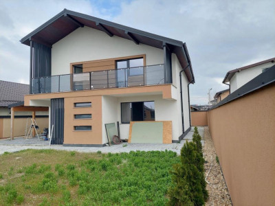 Casă spațioasă • P+1 •Zona Valea Fetei 