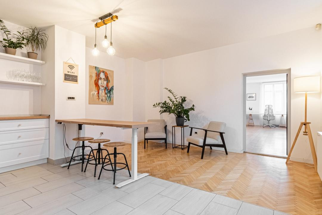 Apartament exclusivist în vilă, ultracentral, curte cu acces auto 