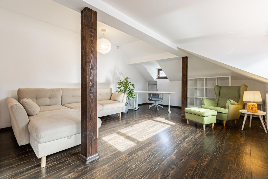 Apartament exclusivist în vilă, ultracentral, curte cu acces auto 