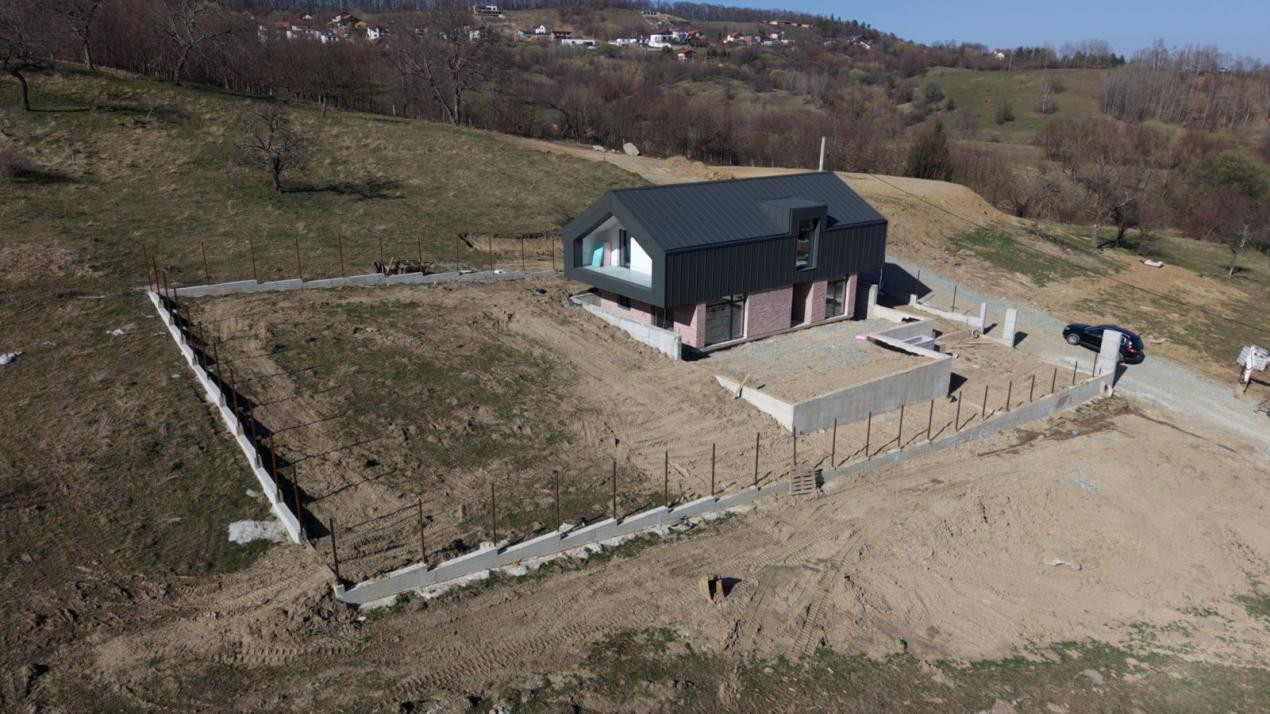 Casă modernă cu panoramă Făgăraș și Cisnădioara, curte mare, premium lux