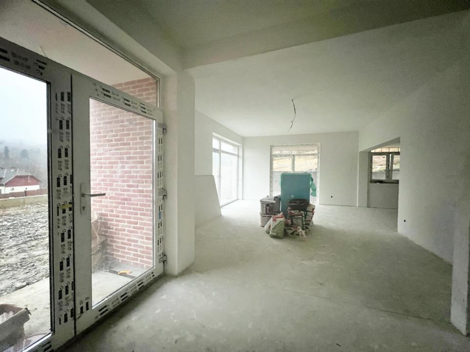 Casă modernă cu panoramă Făgăraș și Cisnădioara, curte mare, premium lux