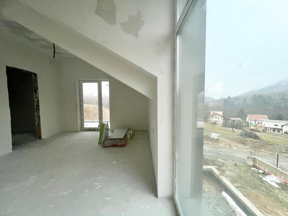 Casă modernă cu panoramă Făgăraș și Cisnădioara, curte mare, premium lux