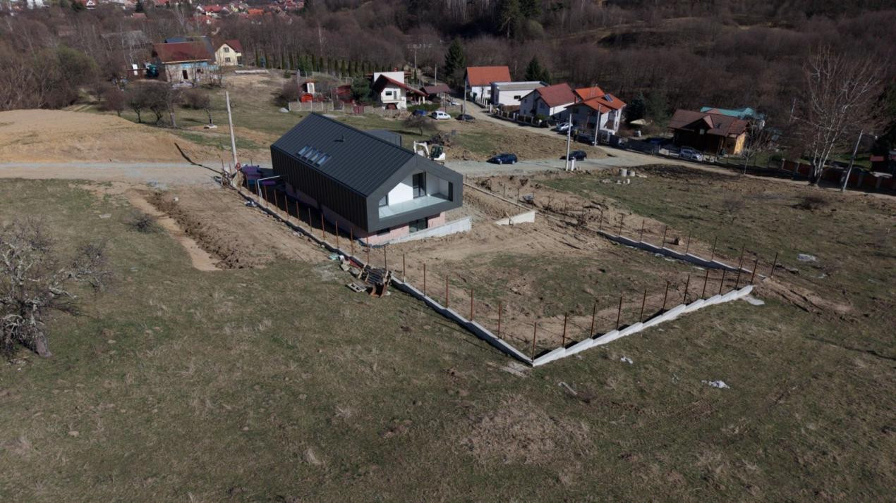 Casă modernă cu panoramă Făgăraș și Cisnădioara, curte mare, premium lux