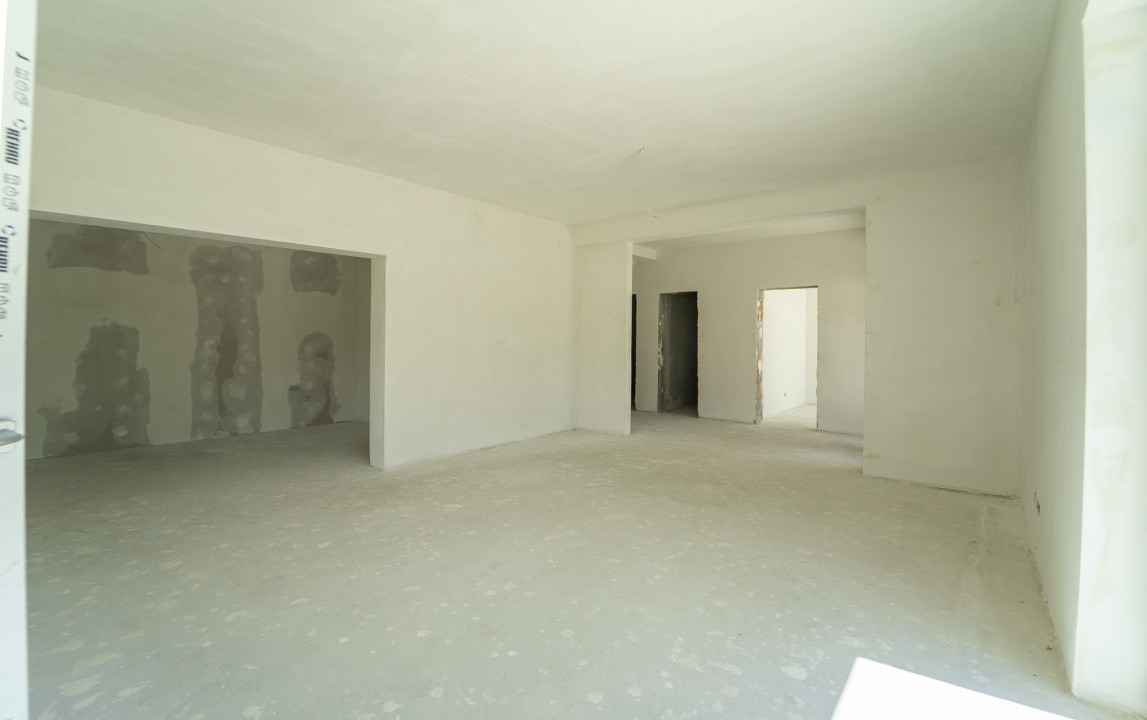 Casă arhitectură modernă cu panoramă spre Munții Făgăraș și Cetatea Cisnădioara 