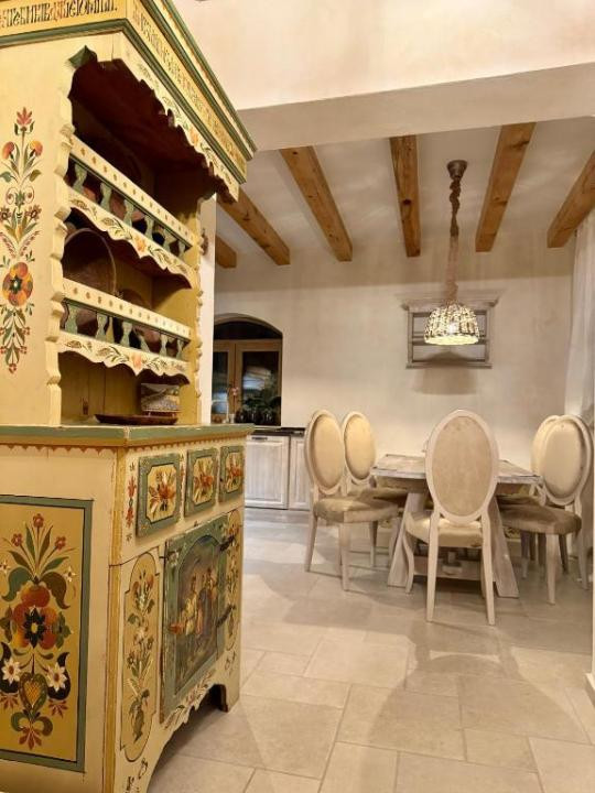 Casă premium lângă Coresi | 160 mp, curte, finisaje deosebite