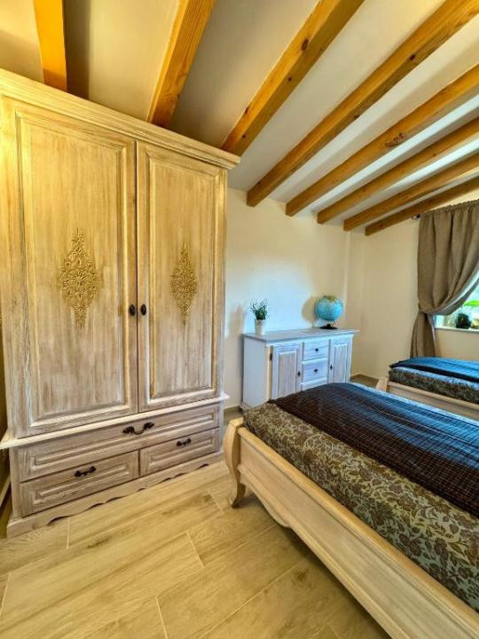 Casă premium lângă Coresi | 160 mp, curte, finisaje deosebite