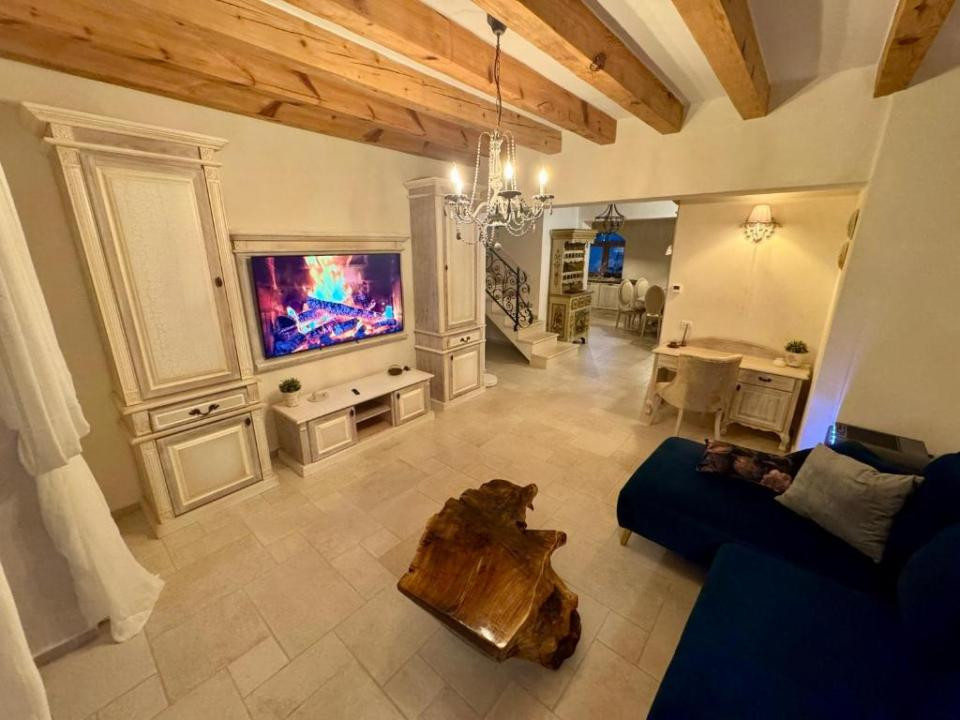 Casă premium lângă Coresi | 160 mp, curte, finisaje deosebite