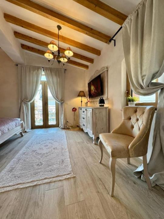 Casă premium lângă Coresi | 160 mp, curte, finisaje deosebite