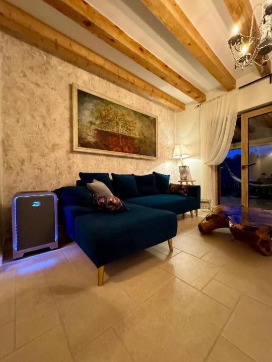 Casă premium lângă Coresi | 160 mp, curte, finisaje deosebite