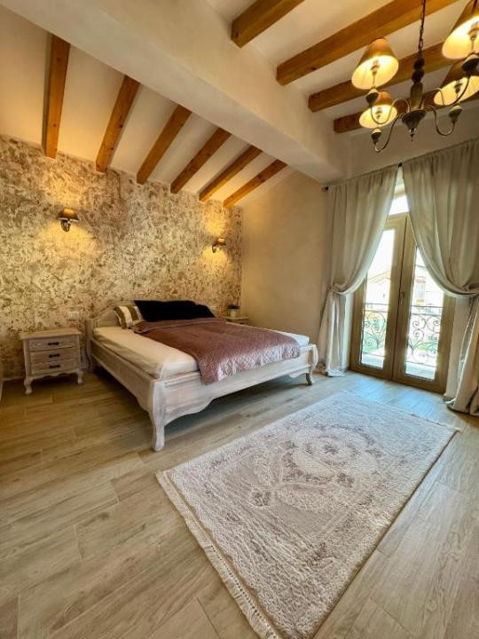 Casă premium lângă Coresi | 160 mp, curte, finisaje deosebite