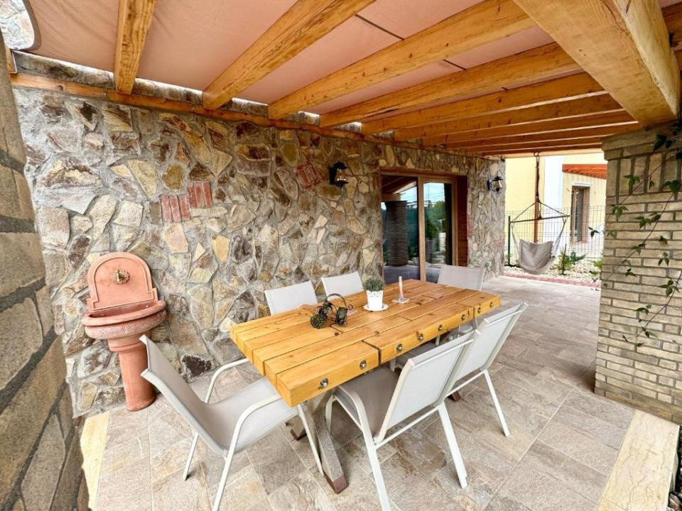 Casă premium lângă Coresi | 160 mp, curte, finisaje deosebite